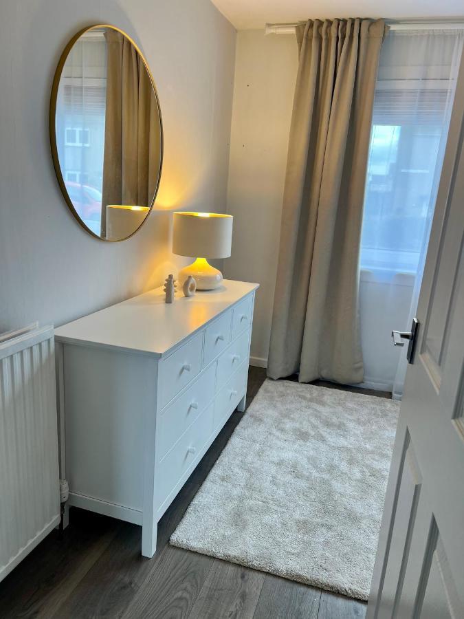 House With Garden And Parking 15 Min To City Center Edinburgh Exterior photo